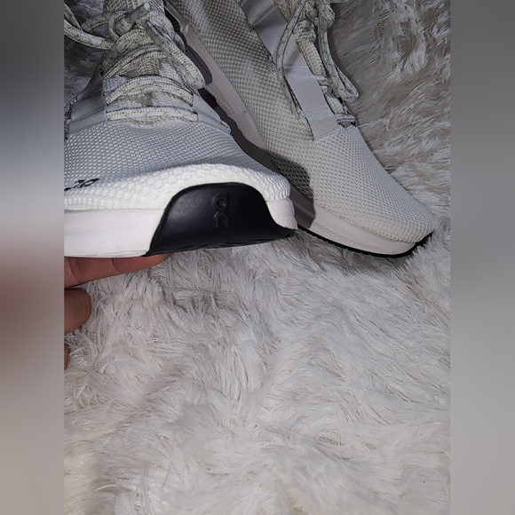 ON Running Cloudeasy NWOT Size 9 Mens - Picture 10 of 14